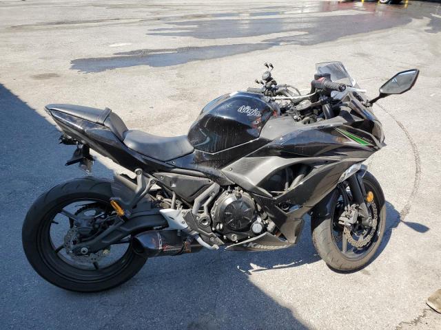 JKAEXEJ16HDA01340 - 2017 KAWASAKI EX650 J შავი ფოტო 1