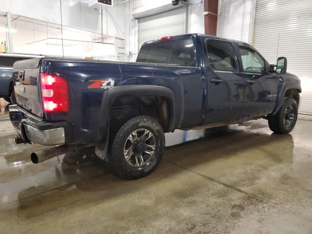 1GCHK23608F165595 - 2008 CHEVROLET SILVERADO K2500 HEAVY DUTY BLUE photo 3
