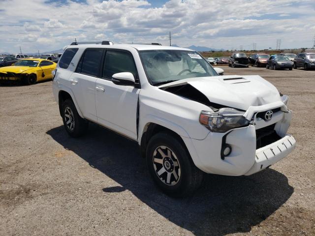 JTEBU5JR0J5494707 - 2018 TOYOTA 4RUNNER SR5/SR5 PREMIUM WHITE photo 4