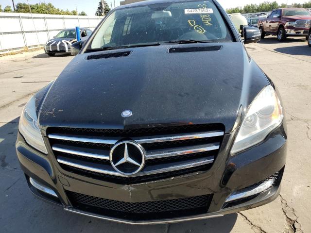 4JGCB2FE3CA154475 - 2012 MERCEDES-BENZ R 350 BLUETEC BLACK photo 5