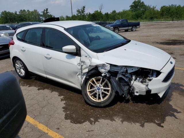 1FADP3K29JL316760 - 2018 FORD FOCUS SE WHITE photo 4