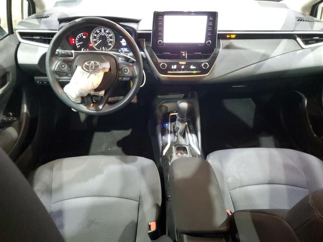 5YFEPMAE6MP263589 - 2021 TOYOTA COROLLA LE ვერცხლისფერი ფოტო 8