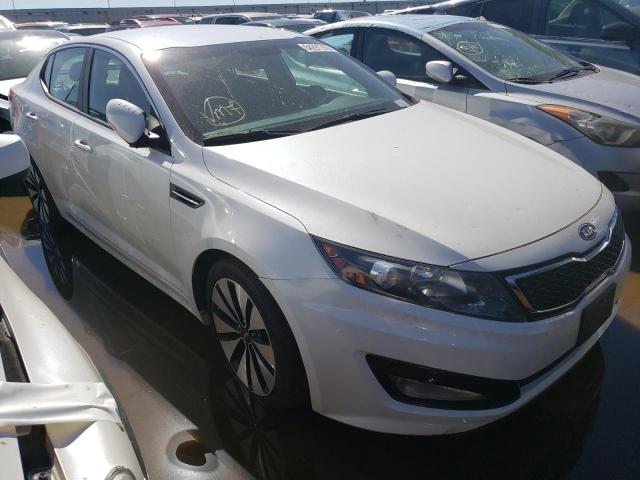 5XXGR4A60CG031573 - 2012 KIA OPTIMA SX WHITE photo 4