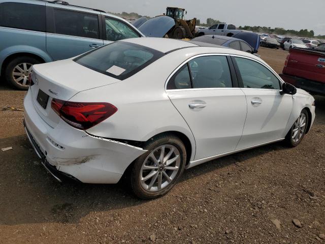 W1K3G4FB4MJ322672 - 2021 MERCEDES-BENZ A 220 4MATIC WHITE photo 3