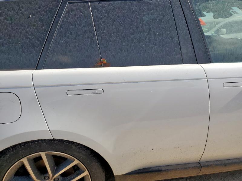 SALKP9FUXRA215081 - 2024 LAND ROVER RANGE ROVE SE WHITE photo 11