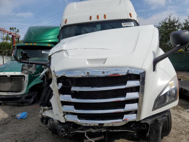 3AKJHHDR0JSJJ1102 - 2018 FREIGHTLINER CASCADIA 1 WHITE photo 10