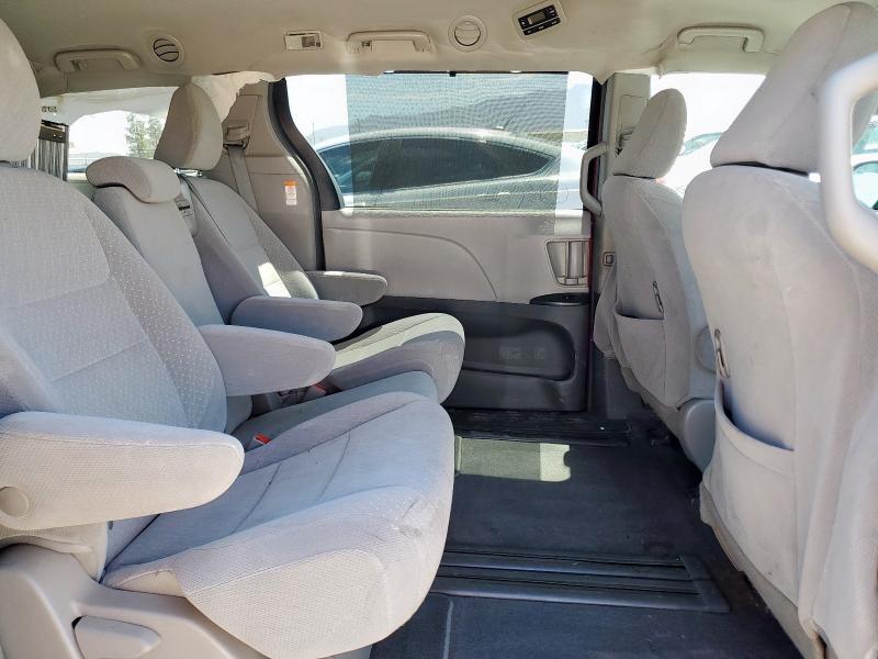 5TDKZ3DC2KS966063 - 2019 TOYOTA SIENNA LE 栗色 照片 11