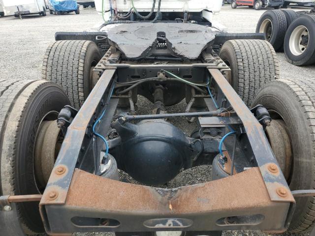 3AKJGBDV3JSKA7542 - 2018 FREIGHTLINER CASCADIA 1 WHITE photo 9