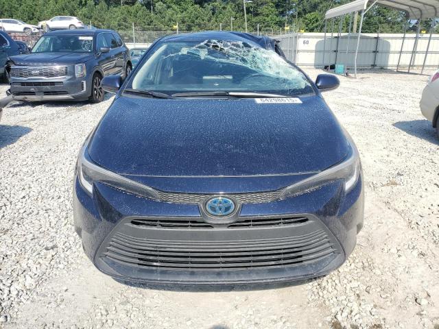 JTDBCMFE5PJ003135 - 2023 TOYOTA COROLLA LE Blau Foto 5