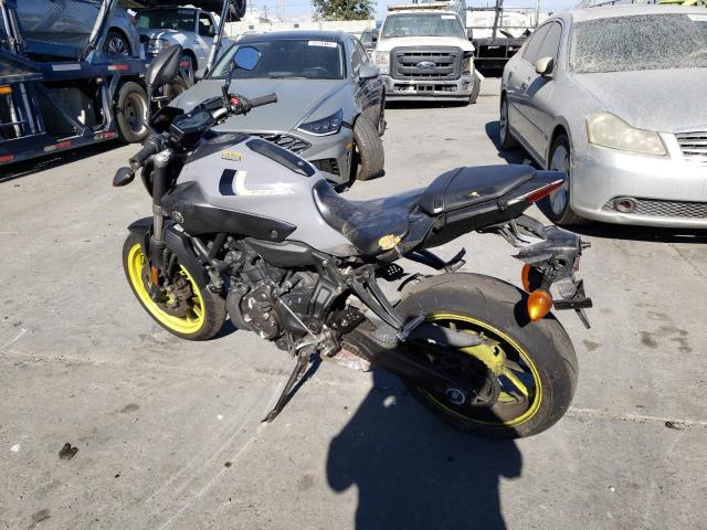 JYARM06Y5GA003162 - 2016 YAMAHA FZ07 C TWO TONE photo 3