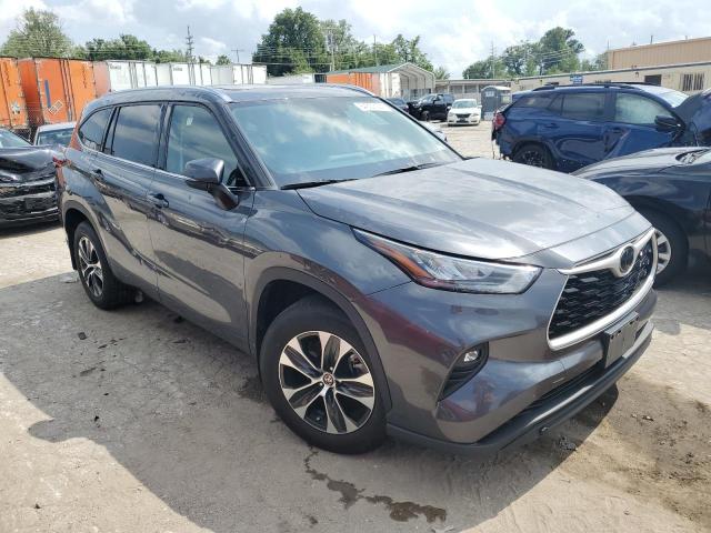 5TDGZRBH8LS521755 - 2020 TOYOTA HIGHLANDER XLE GRAY photo 4