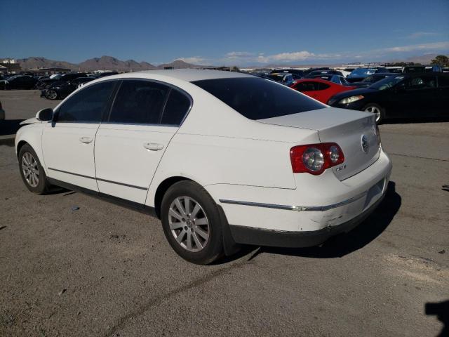 WVWJK73C58E187554 - 2008 VOLKSWAGEN PASSAT TURBO WHITE photo 2