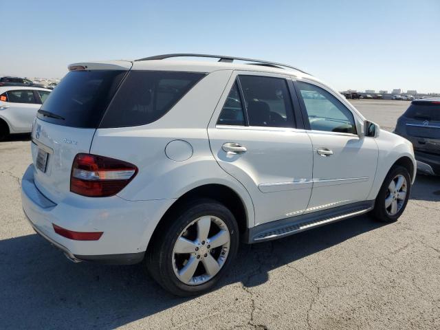 4JGBB8GB3BA718904 - 2011 MERCEDES-BENZ ML 350 4MATIC WHITE photo 3