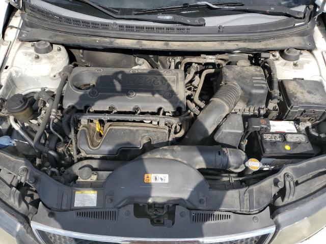 KNAFU4A29A5850684 - 2010 KIA FORTE EX WHITE photo 11