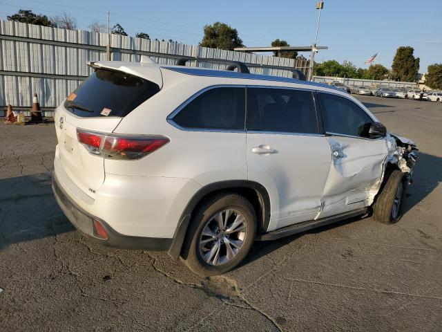 5TDKKRFH5FS065761 - 2015 TOYOTA HIGHLANDER XLE WHITE photo 3