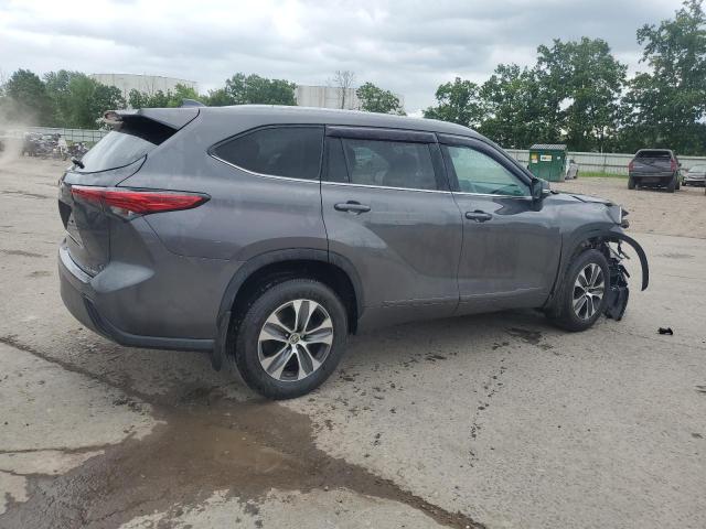 5TDGZRBH0NS225745 - 2022 TOYOTA HIGHLANDER XLE ნაცრისფერი ფოტო 3