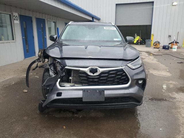 5TDGZRBH0NS225745 - 2022 TOYOTA HIGHLANDER XLE ნაცრისფერი ფოტო 5