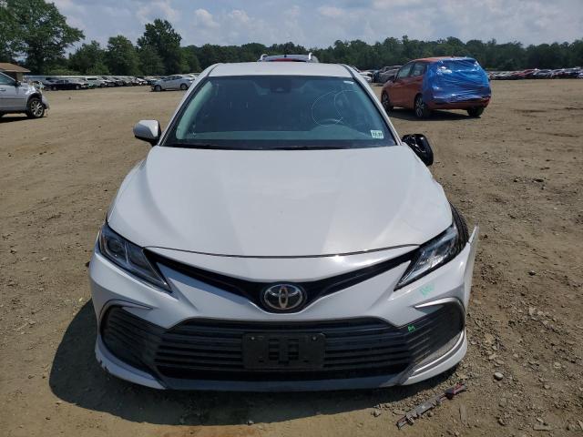 4T1C11AK6PU109044 - 2023 TOYOTA CAMRY LE WHITE photo 5