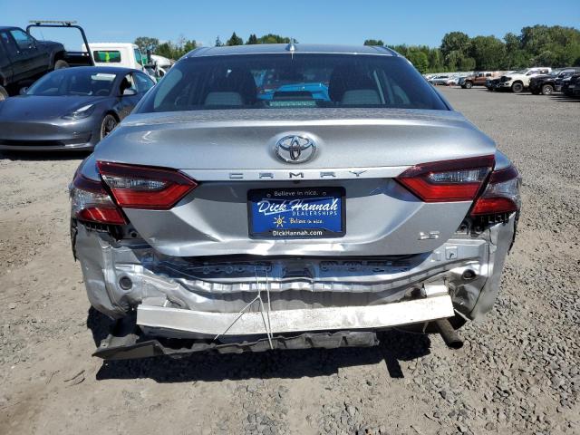 4T1C11AK3NU676566 - 2022 TOYOTA CAMRY LE ვერცხლისფერი ფოტო 6