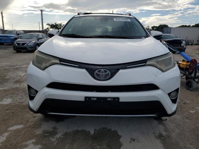2T3WFREV5HW337126 - 2017 TOYOTA RAV4 XLE WHITE photo 5