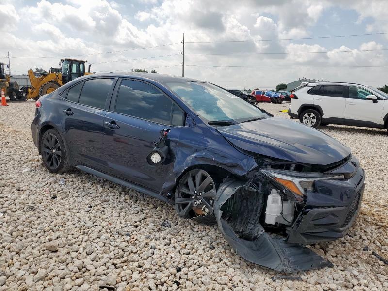 5YFS4MCE8RP184506 - 2024 TOYOTA COROLLA SE ლურჯი ფოტო 4