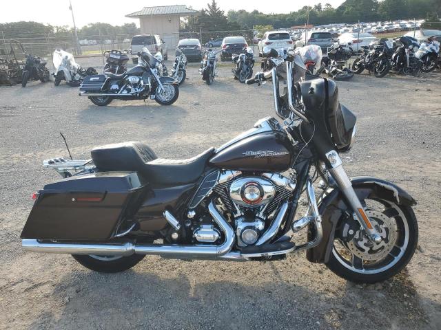 2011 HARLEY-DAVIDSON FLHX, 
