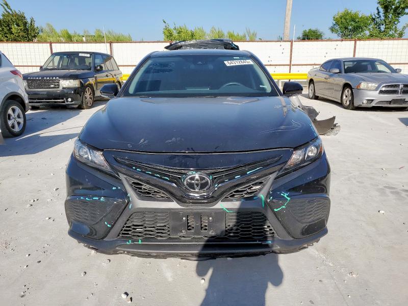 4T1G11AKXRU240806 - 2024 TOYOTA CAMRY SE NIGHT SHADE BLACK photo 5