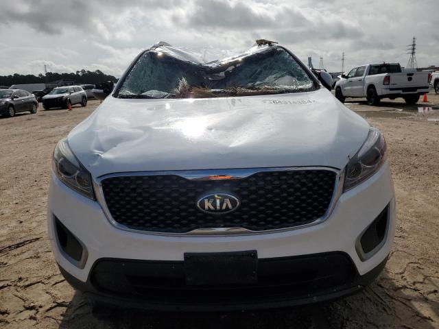 5XYPG4A30JG385257 - 2018 KIA SORENTO LX WHITE photo 5