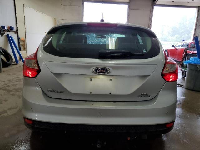 1FAHP3M29CL448497 - 2012 FORD FOCUS SEL SILVER photo 6