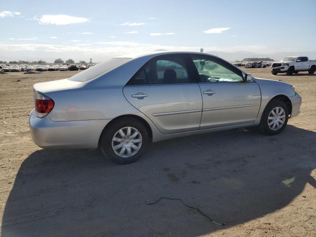 4T1BE32K25U013693 - 2005 TOYOTA CAMRY LE GRAY photo 3