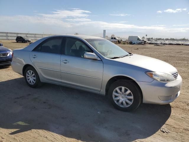 4T1BE32K25U013693 - 2005 TOYOTA CAMRY LE GRAY photo 4