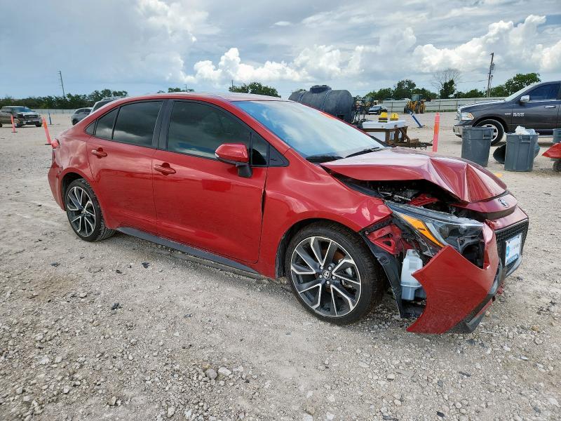 JTDP4MCE3MJ053972 - 2021 TOYOTA COROLLA SE RED photo 4