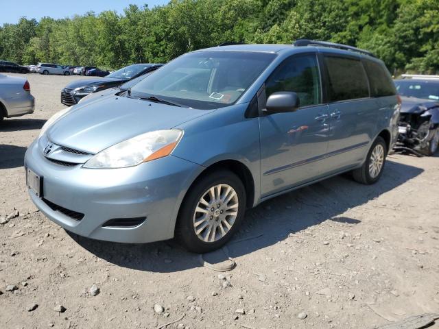 2009 TOYOTA SIENNA LE, 