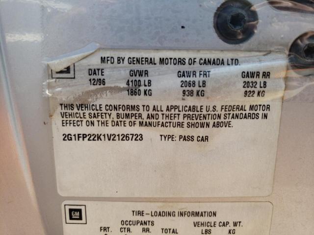 2G1FP22K1V2126723 - 1997 CHEVROLET CAMARO BASE SILVER photo 12