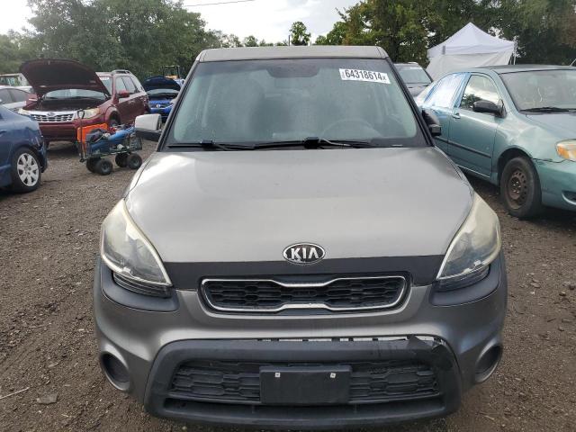 KNDJT2A58D7622490 - 2013 KIA SOUL GRAY photo 5