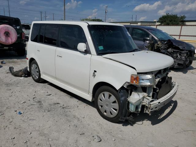 JTLKT324264052334 - 2006 TOYOTA SCION XB WHITE photo 4