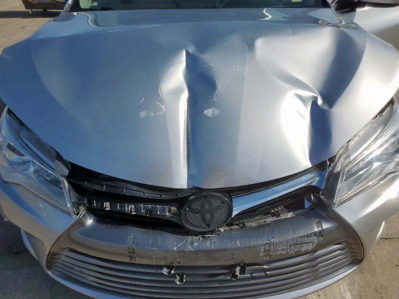 4T1BF1FK3HU443295 - 2017 TOYOTA CAMRY LE SILVER photo 11