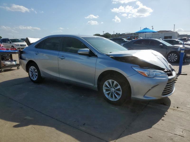 4T1BF1FK3HU443295 - 2017 TOYOTA CAMRY LE SILVER photo 4