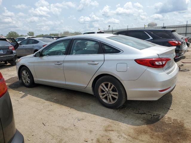 5NPE24AF3HH446166 - 2017 HYUNDAI SONATA SE SILVER photo 2