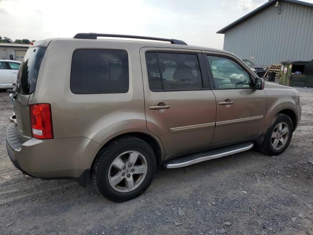 5FNYF4H52AB034288 - 2010 HONDA PILOT EXL TAN photo 3