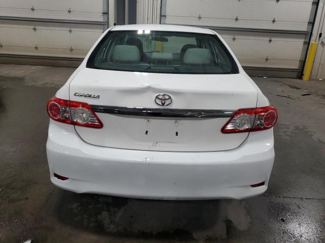 2T1BU4EE1DC945477 - 2013 TOYOTA COROLLA BASE თეთრი ფოტო 6