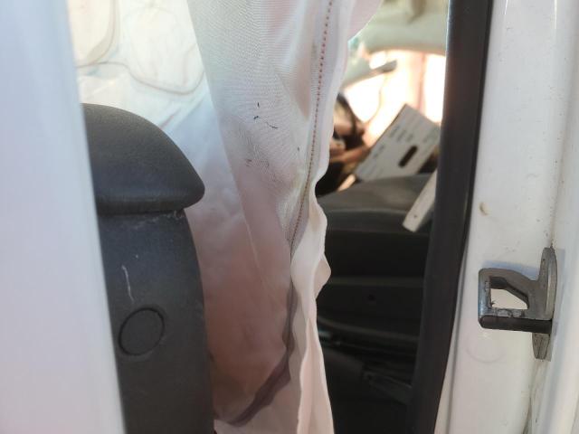 3C6TRVDG1HE530768 - 2017 RAM PROMASTER 2500 HIGH WHITE photo 7