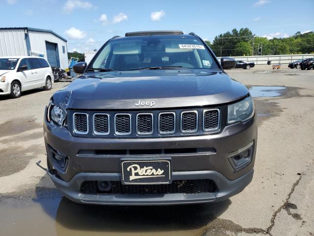 3C4NJDBB7LT228643 - 2020 JEEP COMPASS LATITUDE Grau Foto 5