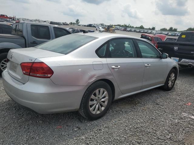 1VWAS7A38EC115979 - 2014 VOLKSWAGEN PASSAT S SILVER photo 3