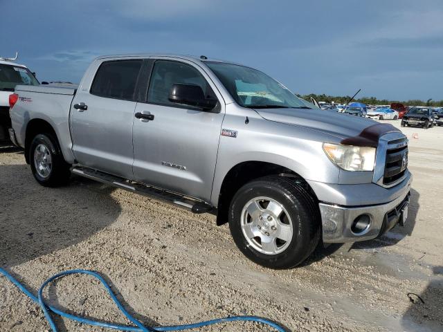 5TFDW5F13DX316759 - 2013 TOYOTA TUNDRA CREWMAX SR5 SILVER photo 4