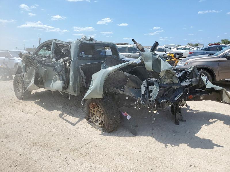 3TMDZ5BN4NM129814 - 2022 TOYOTA TACOMA DOUBLE CAB GRAY photo 2