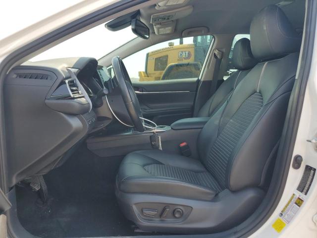 4T1T11AK7NU667529 - 2022 TOYOTA CAMRY SE WHITE photo 7