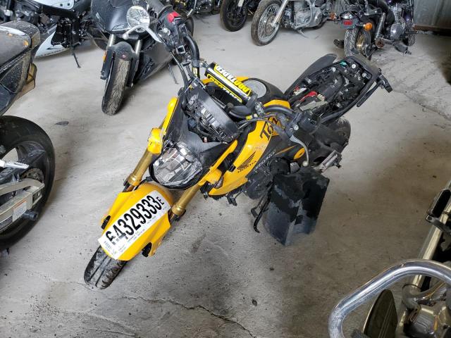 MLHJC6118F5101026 - 2015 HONDA GROM 125 YELLOW photo 2