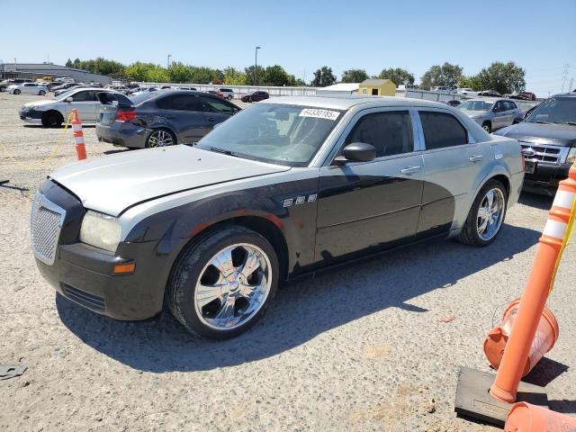 2005 CHRYSLER 300, 