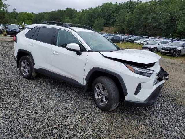 2T3P1RFV9NW307690 - 2022 TOYOTA RAV4 XLE WHITE photo 4